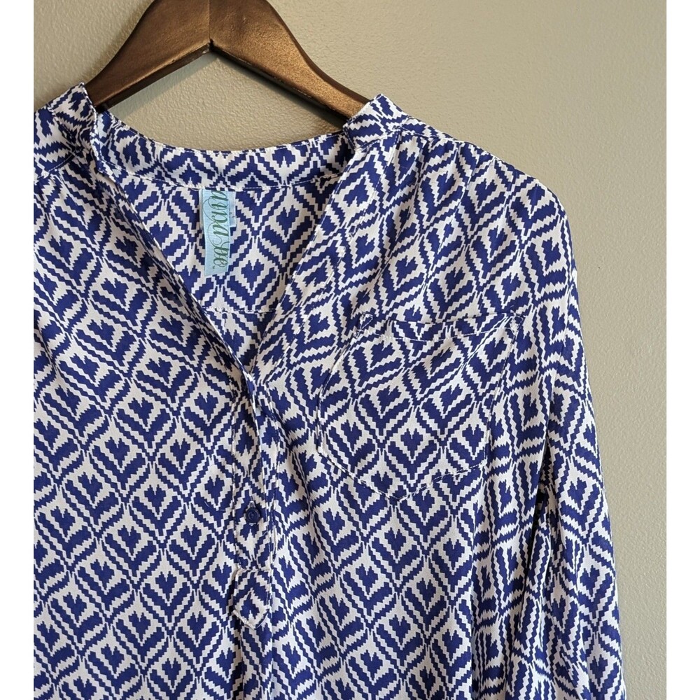 Dina Be Womens Small Blue White Geometric Print Pullover Blouse Lightweight Top